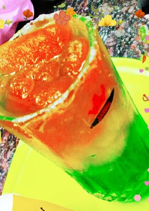 A picture of Tricolor drink..