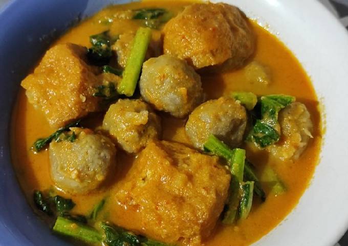 Bagaimana Membuat Bakso Kuah Seblak Anti Gagal