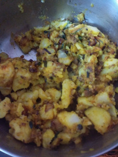 हींग-जीरा आलू (Hing jeera aloo recipe in Hindi) रेसिपी मुख्य फोटो