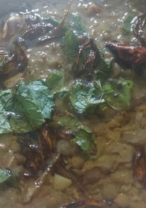 A picture of Black masoor daal.