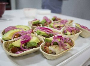 Foto principal de Tacos de pescado, con mahonesa de chipotle y pico de gallo