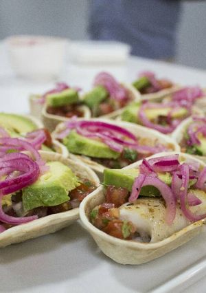 Foto principal de Tacos de pescado, con mahonesa de chipotle y pico de gallo