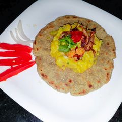 A picture of Zhunka bhakar.
