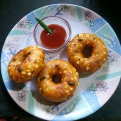A picture of Crispy Sabudana vada.