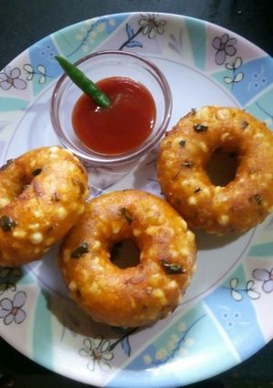 A picture of Crispy Sabudana vada.