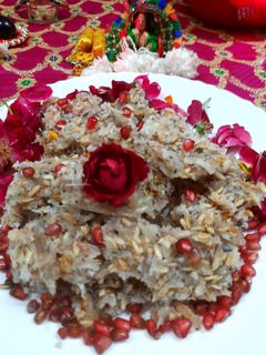 नारियल और मगज की बर्फी (nariyal aur magaz ki barfi recipe in Hindi) रेसिपी मुख्य फोटो