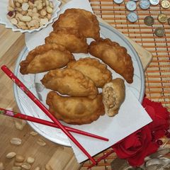 A picture of Jau Gok peanut puff Dumpling.