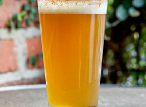 Una foto de Micheladas