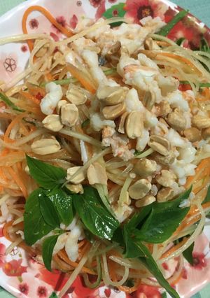 Hình của món Gỏi tôm đu đủ carrot dưa leo.