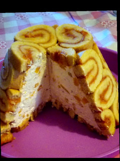 Sárgabarackos-túrós charlotte recept fotója