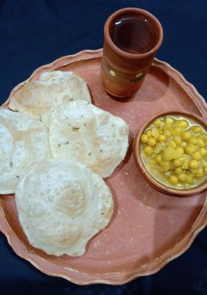 মেথি পুরি আর ঘুগনি (Methi poori ghugni recipe in Bengali) রেসিপির প্রধান ছবি