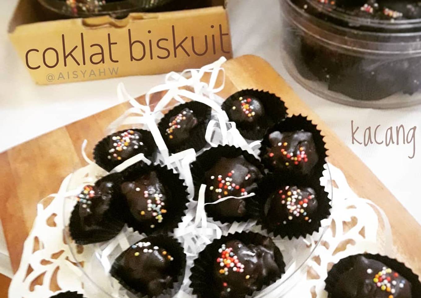 Coklat kacang biskuit sisa lebaran