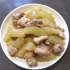 A picture of Ribs with Melon.