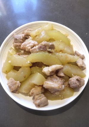 A picture of Ribs with Melon.