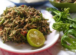 Foto resep Lawa' pakis (sayur paku) pedas