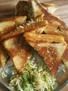 बाम्बे सैलेड सैंडविच (Bombay salad sandwich recipe in Hindi) रेसिपी मुख्य फोटो