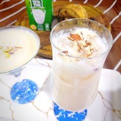 A picture of Banana milkshake.