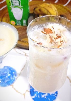 A picture of Banana milkshake.