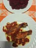 Ostropel de pui de casă cu sos delicios de roșii de casă cu piure de cartofi și o salată proaspătă