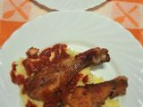 Ostropel de pui de casă cu sos delicios de roșii de casă cu piure de cartofi și o salată proaspătă
