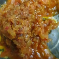 A picture of Tomato onion chutney.