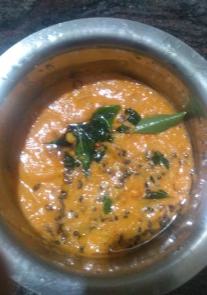 பூண்டு தக்காளி கார சட்னி(garlic tomato chutney recipe in tamil) செய்முறை முக்கிய புகைப்படம்