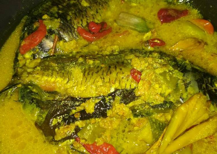 Ikan Mas Opor Kuning