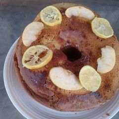 A picture of Lemon sour cake.