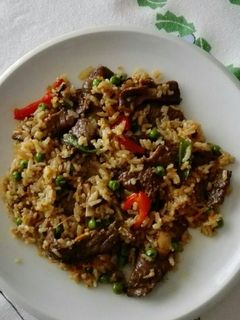 Una foto de Arroz con ternera al curry