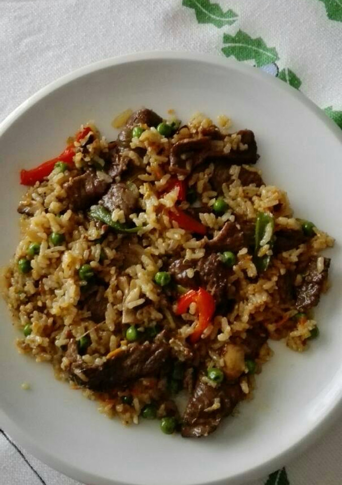 Una foto de Arroz con ternera al curry