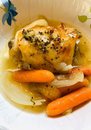 A picture of Garlicky Herb Baked Chicken Thighs.