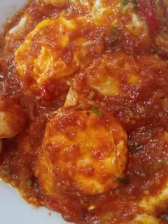 Foto resep Telur ceplok balado + telur puyu