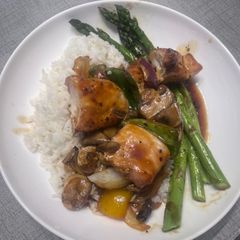 A picture of Bourbon Grilled Chicken w veggies.