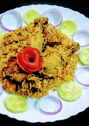 চিকেন দম বিরিয়ানী ইন মাইক্রোওয়েভ (Chicken dum biryani in microwave recipe in Bengali) রেসিপির প্রধান ছবি