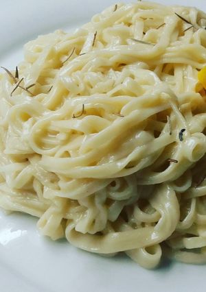 Una foto de Pasta con crema de limón