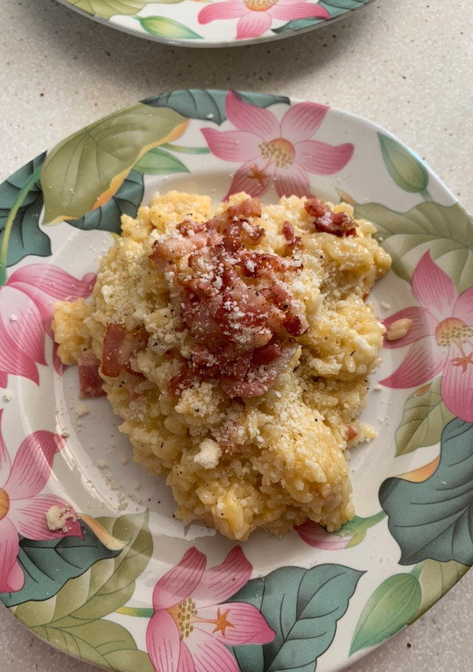 Una foto de Risotto carbonara