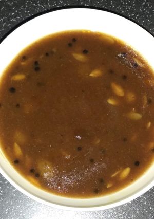 A picture of Imly chutney /Tamarind chutney.