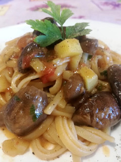 Foto di Linguine Risottate con Funghi Champignon, Pomodorini e Patate