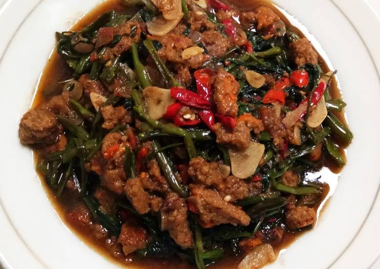 Ini Dia Cara Menyiapkan TUMIS KANGKUNG AYAM CINCANG SAUS TIRAM PEDAS