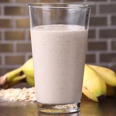 A picture of Banana Oat Smoothie.