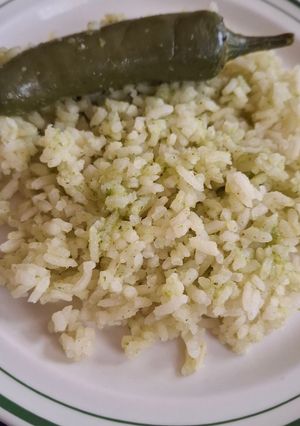 Una foto de Arroz con cilantro y chile verde