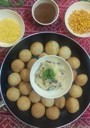 પાણી પૂરી(Pani Puri Recipe In Gujarati) રેસીપી મુખ્ય ફોટો