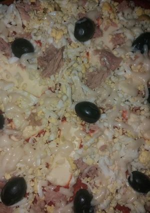صورة لوصفة بيتزا لذيذة ومقرمشة 😍 يعشقها الصغار والكبار ولا أروع 😋