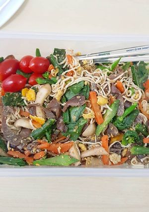 รูปของ ผัดโอ๊ตอิ๋ว ผักแน่นๆ🥕🥬🍄🍝🍳