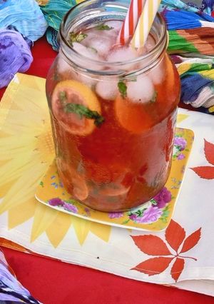 A picture of Strawberry Lemonade 🍓🍋🍷.
