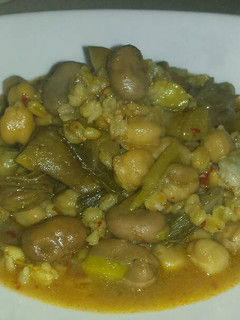 Una foto de Trigo con verduras