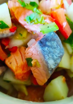 Una foto de Ceviche de salmón
