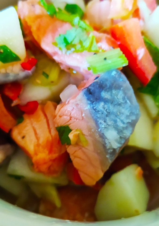 Una foto de Ceviche de salmón