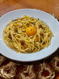 Hình của món Mì Ý Carbonara - sốt kem và thịt heo hun khói Joselito.