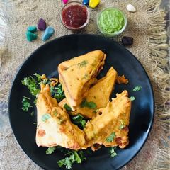 A picture of Bread Pakora.